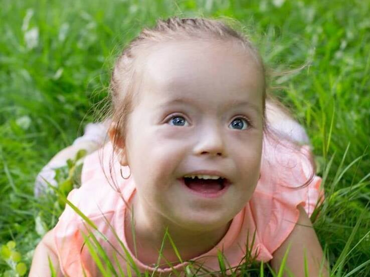 Amelia Radzikowska - zdjęcie główne