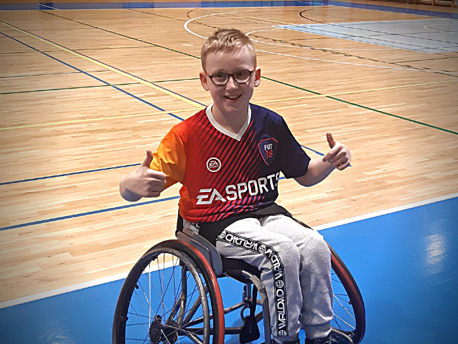 Adrian Matusiak - zdjęcie główne