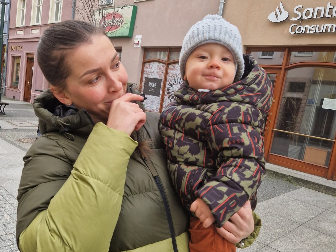 Uciekły przed wojną, pomóżmy im ułożyć życie w Polsce - zdjęcie główne