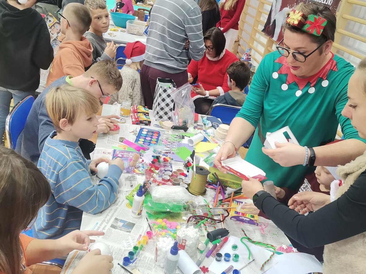 Mikołajki dla Dzieci z DOMÓW DZIECKA - zdjęcie główne