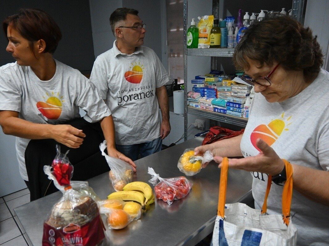 Wolontariusze pracują w pocie czoła... Pomóżmy im! - zdjęcie główne