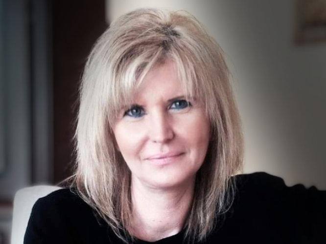 Beata Mrozowska - zdjęcie główne