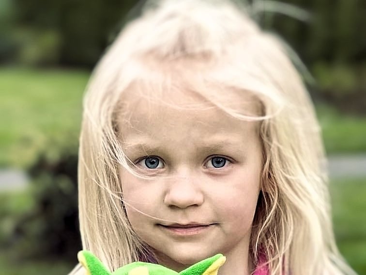 Julia Mierzanowska - zdjęcie główne