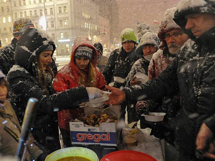 50 śpiworów – 50 szans na przetrwanie zimy. Pomóż osobom w kryzysie! - zdjęcie główne