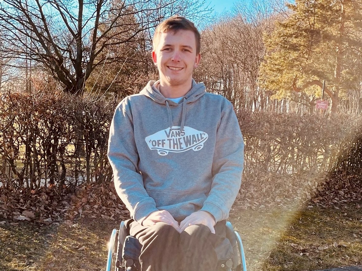 Daniel Dziedzina - zdjęcie główne