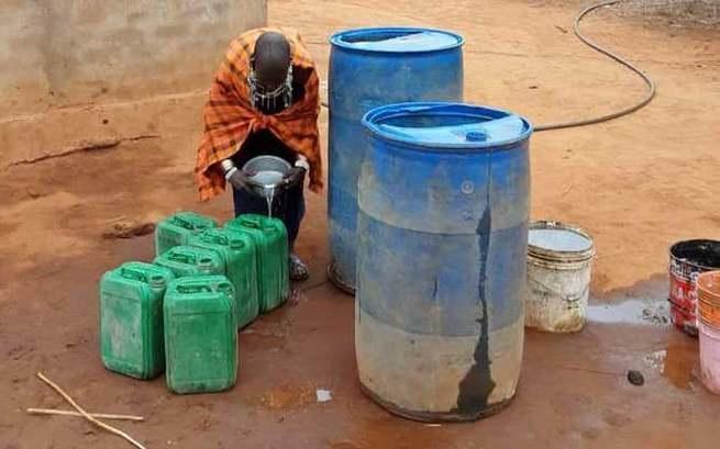 Społeczność masajska, żyjąca w wiosce Loltopez we wschodniej Afryce.