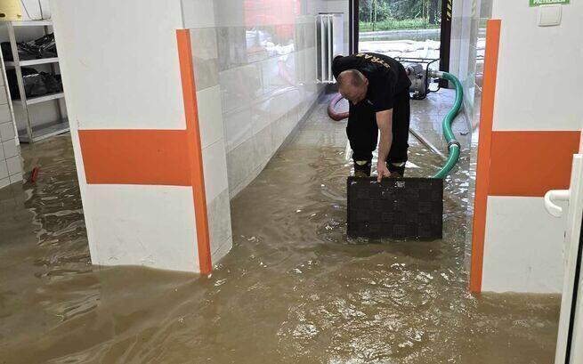 Polska WALCZY z powodziami❗️ Na ratunek poszkodowanym! Fundacja Siepomaga