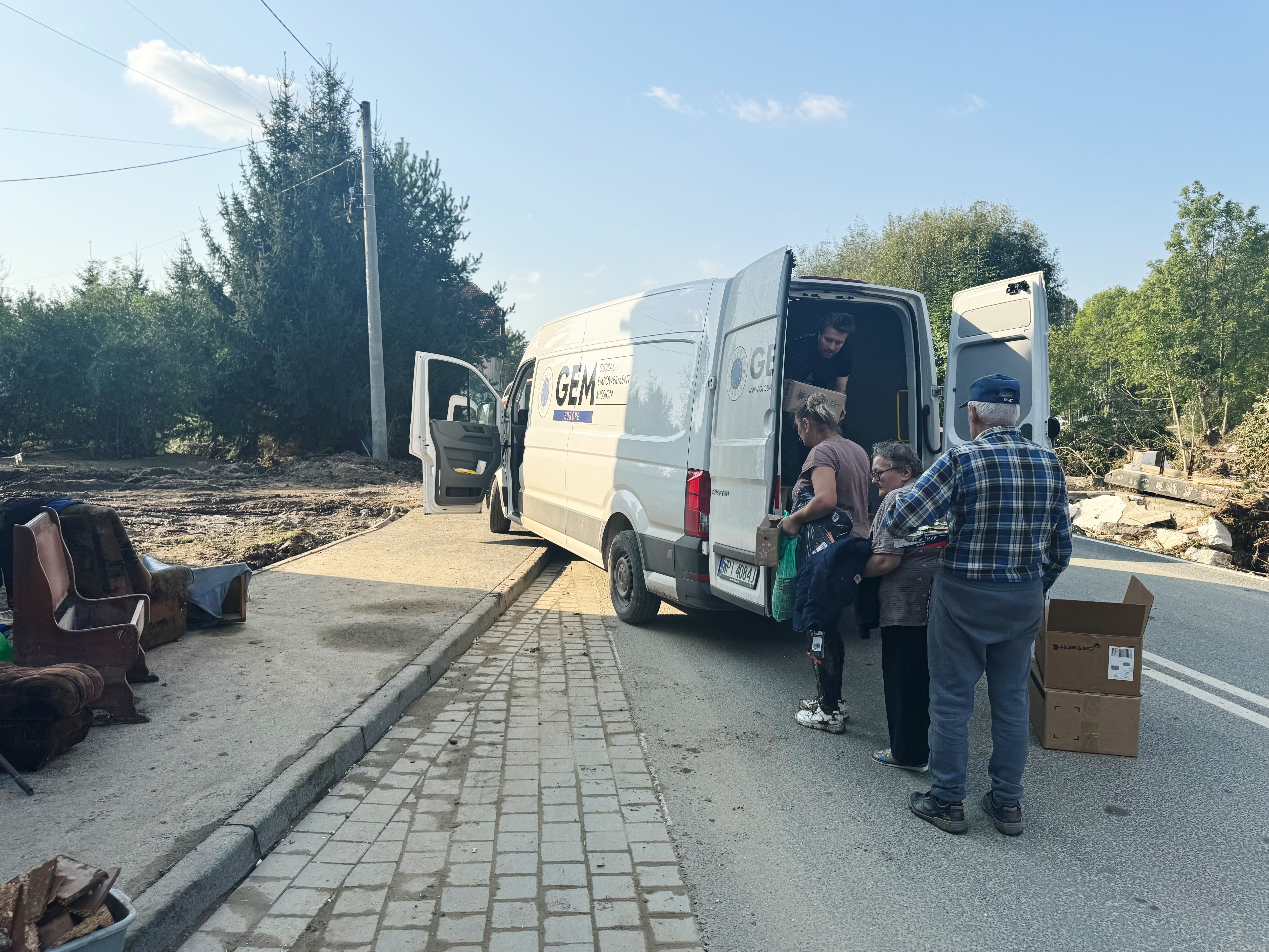 Pomóżmy rodzinom które straciły wszystko Fundacja GEM Europe