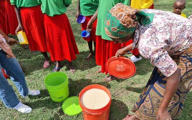 Święta Bożego Narodzenia dla dziewcząt z ośrodka Nyumba Salama w Tanzanii
