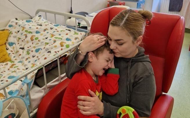 Nie pozwólmy, by zostały same – pomóżmy dzieciom i ich mamom w walce o życie