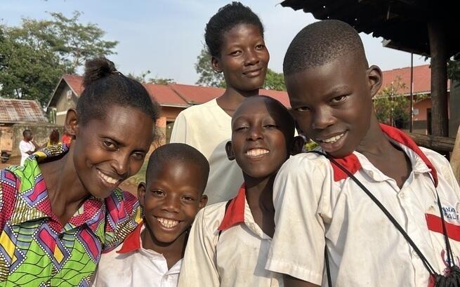 Ratujmy każdą kroplę! Zbiorniki na wodę deszczową dla Ugandy
