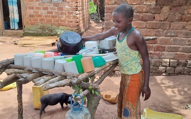 Ratujmy każdą kroplę! Zbiorniki na wodę deszczową dla Ugandy