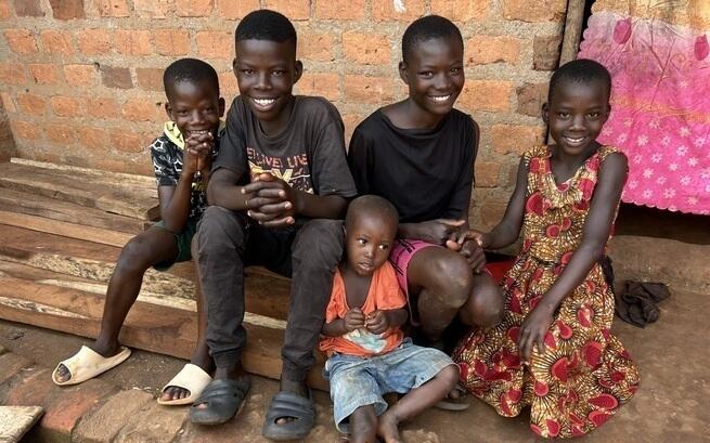 Ratujmy każdą kroplę! Zbiorniki na wodę deszczową dla Ugandy