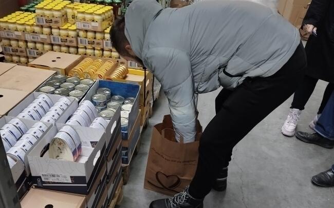 Świąteczna radość dla samotnych seniorów