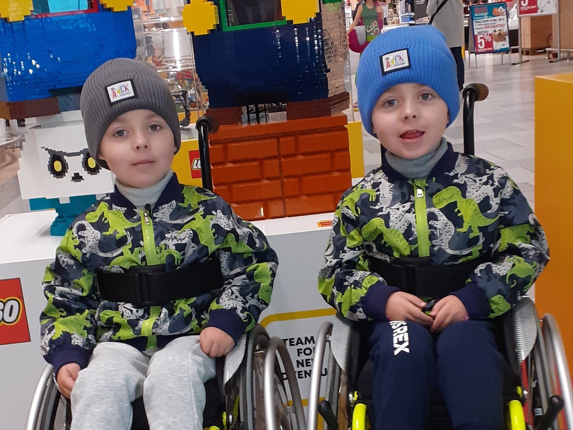 Pavlo i&nbsp;Petro Kostyk - zdjęcie główne