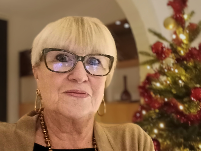 Urszula Jasiuwan - zdjęcie główne