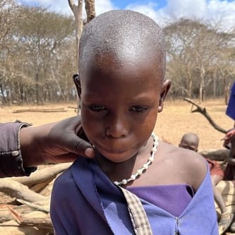 Świąteczna zbiórka na lekarzy dla dzieci w wiosce masajskiej Oltotoi Africa Help