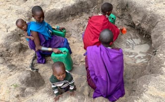 Społeczność masajska, żyjąca w wiosce Loltopez we wschodniej Afryce.