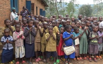 Jeden ciepły posiłek dziennie dla najbiedniejszych dzieci w Rwandzie.