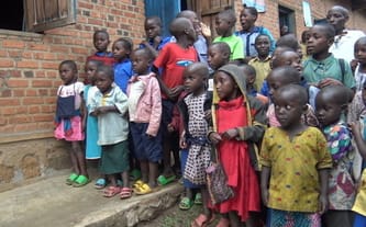 Jeden ciepły posiłek dziennie dla najbiedniejszych dzieci w Rwandzie.