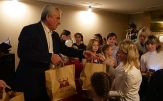 Nie zapomnij o nas Święty Mikołaju