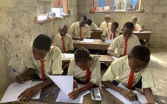 Wsparcie uczniów szkół ROY-DEK ACADEMY w nigeryjskim Lagos