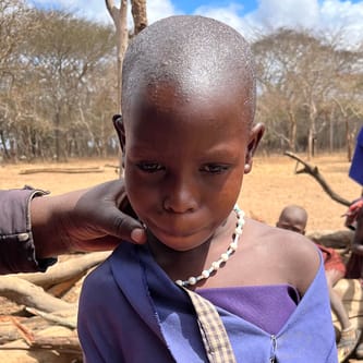 Świąteczna zbiórka na lekarzy dla dzieci w wiosce masajskiej Oltotoi Africa Help