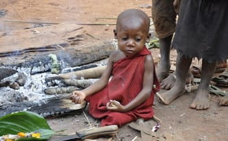 Świąteczna Paczka Życia Dla Dzieci. Podziel się świętami i zapełnij pusty talerz.
