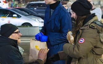 Nakarm potrzebujących w KWIETNIU