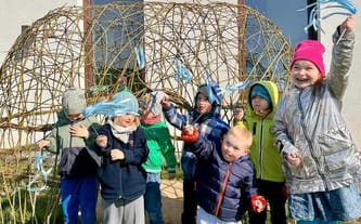 Nie budujemy murów. Budujemy przyszłość.