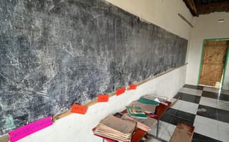 Na świecie teraz tysiące dzieci cierpią z powodu ubóstwa.