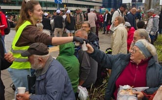 Nakarm potrzebujących we WRZEŚNIU.