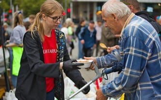 Nakarm potrzebujących we WRZEŚNIU.