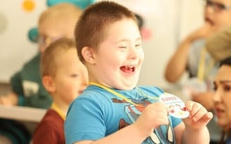 Wojskowy bus do szczęścia – pomóż dzieciom wyruszyć w podróż ku spełnionym marzeniom Fundacja Pomocy Dzieciom "Kolorowy Świat"