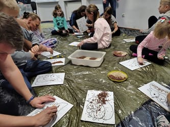 Zajęcia sensoryczne dla dzieci z rodzicami i seniorow Fundacja Serce i Pasja