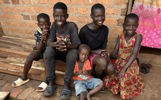 Ratujmy każdą kroplę! Zbiorniki na wodę deszczową dla Ugandy