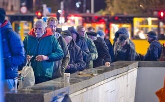 Pomóż ludziom w kryzysie bezdomności przetrwać zimę. Fundacja Daj Herbatę