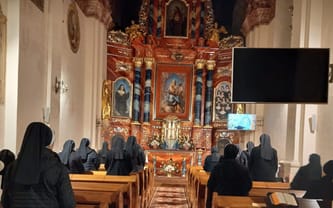 🪚 Renowacja ołtarzy bocznych w kaplicy sióstr Nazaretanek w Ostrzeszowie