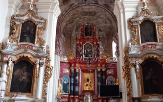 🪚 Renowacja ołtarzy bocznych w kaplicy sióstr Nazaretanek w Ostrzeszowie