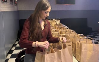 Podaruj obiad! Obiady dla tych, którzy zbyt często zostają sami. Fundacja SeniorApp