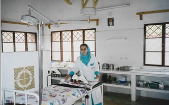 Dach nad głową dla chorych dzieci w Gatara – wyścig z deszczem w Burundi