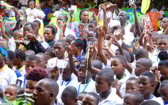 Boże Narodzenie dla dzieci w Kiabakari w Tanzanii.