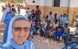 Pomóż Siostrze Marii ratować dzieci w zambijskim buszu.