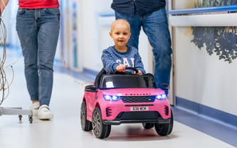 Razem napędzamy dziecięce uśmiechy! 👶🚗 Fundacja DKMS