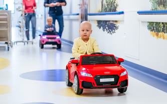 Razem napędzamy dziecięce uśmiechy! 👶🚗 Fundacja DKMS