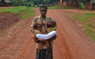 Mama Africa. Pomóż nam prowadzić pierwszą szkołę rodzenia w RŚA.