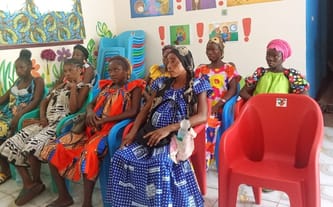 Mama Africa. Pomóż nam prowadzić pierwszą szkołę rodzenia w RŚA.