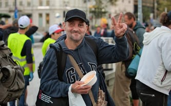 Pomóż ludziom w kryzysie bezdomności znaleźć schronienie!