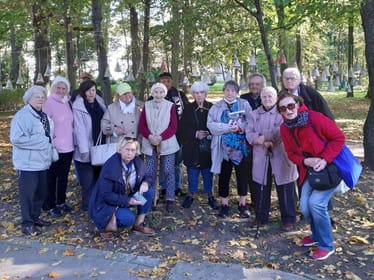 Pomóżmy seniorom żyć godnie i pogodnie - zdjęcie główne
