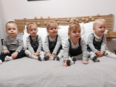 Anastazja, Klara, Laura, Wiktoria i&nbsp;Maksymilian Białeccy - zdjęcie główne